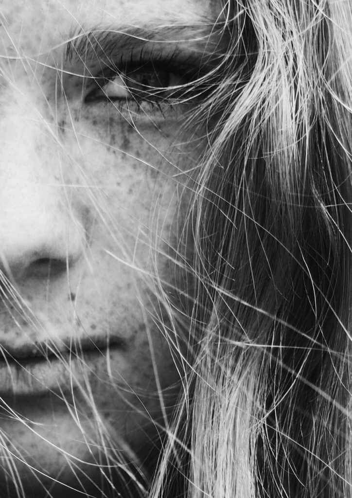 美顔器でフェイスラインを引き締める方法は？